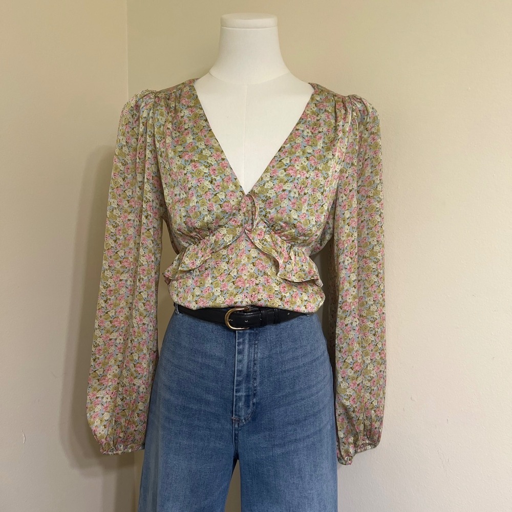 ASTR The Label Mustard Pink Ditsy Floral V-Neck Ruffle Peplum Blouse Medium